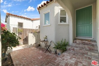 3154 W 74th St in Los Angeles, CA - Building Photo - Building Photo