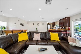 31 SE 12th St in Pompano Beach, FL - Building Photo - Building Photo