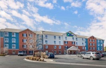 Furnished Studio-Denver - Aurora in Aurora, CO - Foto de edificio - Building Photo