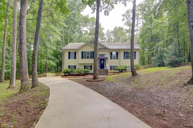 property at 68 Dundee Pl