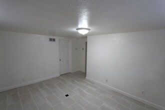 1801 N East St in Flagstaff, AZ - Building Photo - Building Photo
