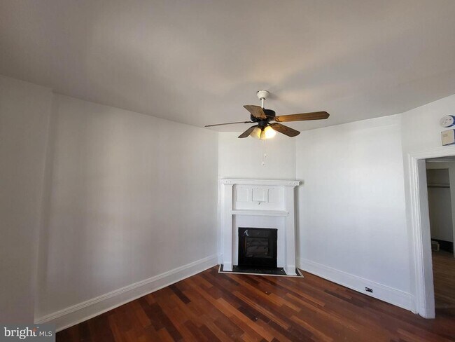 4834 Sansom St in Philadelphia, PA - Building Photo - Building Photo
