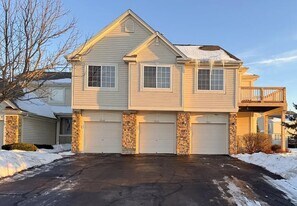 7253 Chucks Way in Loves Park, IL - Building Photo