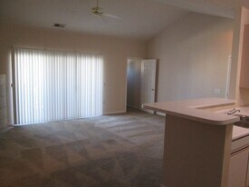 14465 Sprague Ct in Omaha, NE - Building Photo