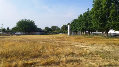 Sanger Ave in Sanger, CA - Building Photo - Other