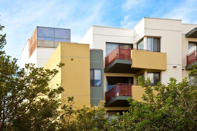 PR SM Revello LLC in Santa Monica, CA - Foto de edificio - Building Photo