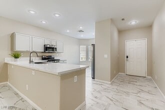 9519 W Wooded Heights Ave in Las Vegas, NV - Building Photo - Building Photo