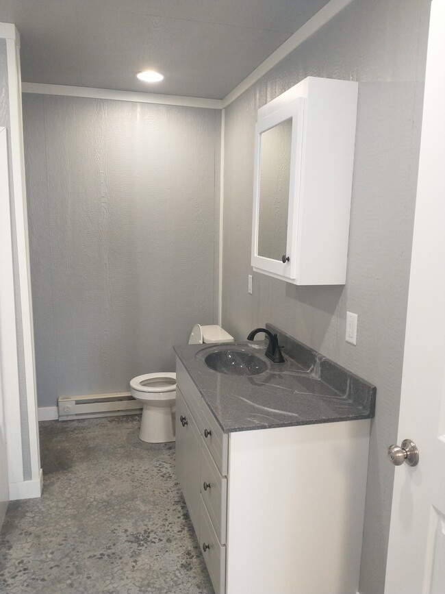 property at 1123 W Broadway St