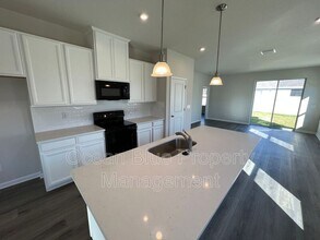 8606 Bonfire Wy in Parrish, FL - Building Photo - Building Photo