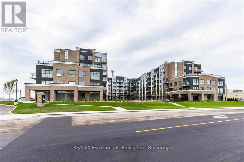 5055 Greenlane in Lincoln, ON - Building Photo