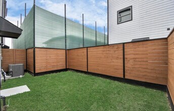 2335 Eagle St in Houston, TX - Foto de edificio - Building Photo