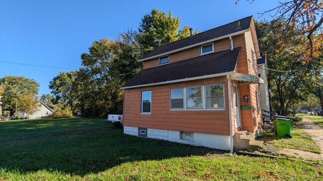 589 Rubber St in Barberton, OH - Building Photo - Building Photo