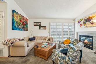 38764 Huntington Cir in Fremont, CA - Building Photo - Building Photo