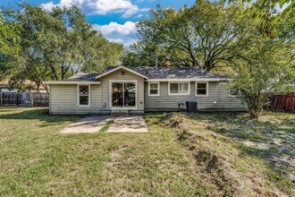 231 S Gordon Ave in Wichita, KS - Building Photo - Building Photo