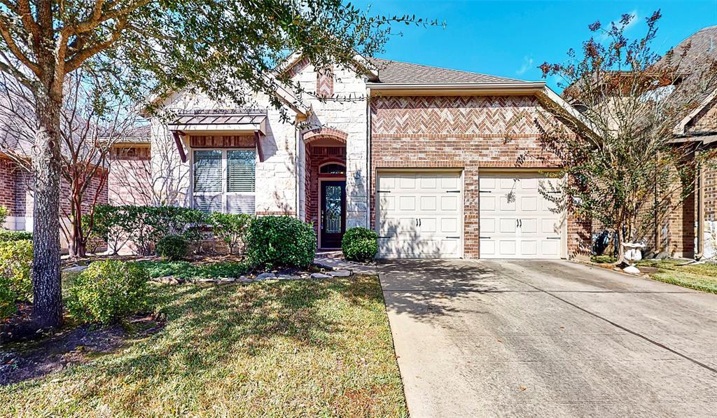 151 West Wading Pond Circle in Tomball, TX - Foto de edificio