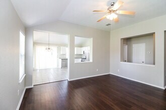 709 Gillon Dr in Arlington, TX - Building Photo - Building Photo