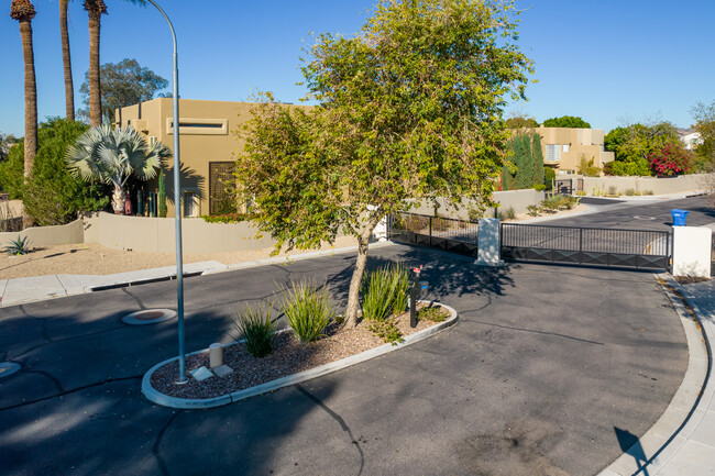 Cottonwoods at Campbell in Phoenix, AZ - Building Photo - Building Photo