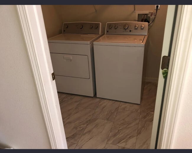 12282 Running Springs Rd in Fishers, IN - Building Photo - Building Photo