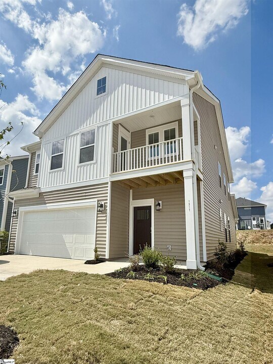 1317 Algeddis Dr in Greer, SC - Building Photo