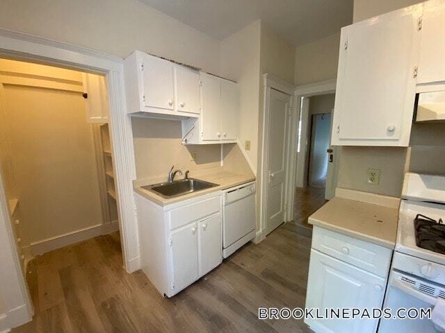 property at 20 Alton Pl