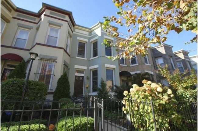 property at 1506 1st St NW