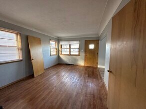 3207 Mt Vernon Rd SE in Cedar Rapids, IA - Building Photo - Building Photo