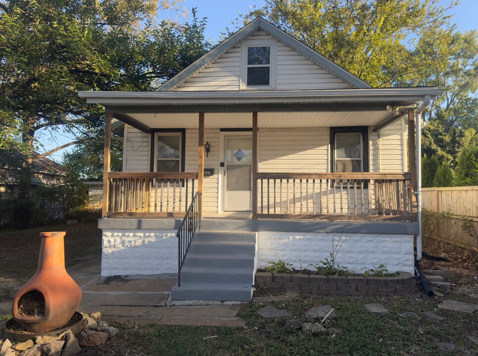 6837 Bradley Ave in St. Louis, MO - Building Photo