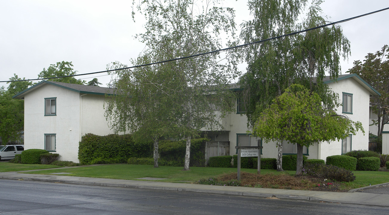 Brittany Apartments in Livermore, CA - Foto de edificio