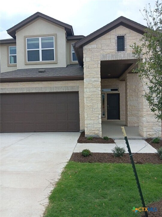 6230 Marsh Ln in Buda, TX - Foto de edificio