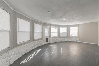 405 S Brazos St in Weatherford, TX - Building Photo - Building Photo