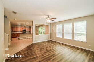 1504 Falabella Dr in Jacksonville, FL - Foto de edificio - Building Photo