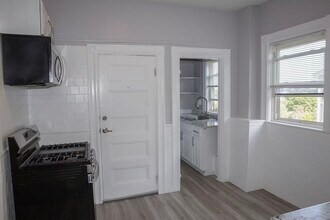 285 Medford St in Somerville, MA - Building Photo - Building Photo