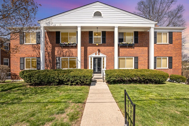 6110 Campus Ln, Unit 4