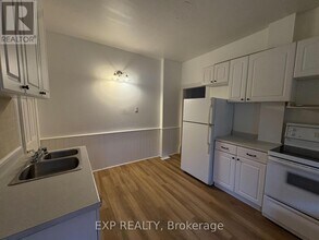 491 Eagle St in Newmarket, ON - Building Photo - Building Photo