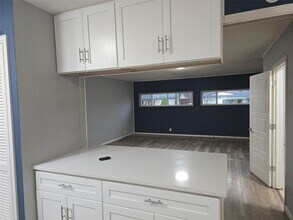 1818 E Lovers Ln in Arlington, TX - Building Photo - Building Photo