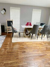 258 Steamboat Rd in Kings Point, NY - Building Photo - Building Photo