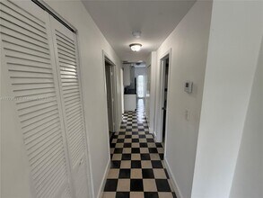 405 SW 29th Ct in Miami, FL - Building Photo - Building Photo
