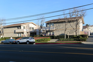 Country Club Gardens Apartments