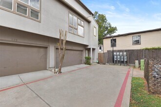 241 N Lenox St in Houston, TX - Building Photo - Building Photo