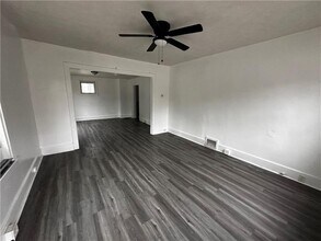 410 Hallam Ave in Washington, PA - Building Photo - Building Photo