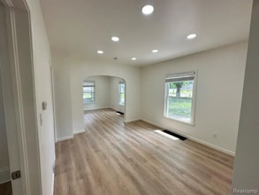 1126 Walker St in Jackson, MI - Building Photo - Building Photo