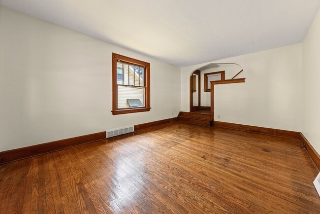 577 Eastland Ave in Akron, OH - Building Photo - Building Photo