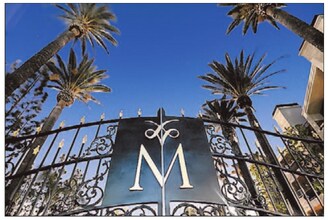 5515 Canoga Ave, Unit 225 in Woodland Hills, CA - Foto de edificio - Building Photo