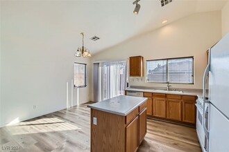 5354 Dandelion Ct, Unit 414 in North Las Vegas, NV - Building Photo - Building Photo