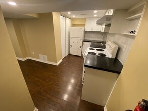 103 Pandora Cir in Toronto, ON - Building Photo - Building Photo