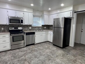 122 N Blackwelder Ave in Edmond, OK - Building Photo - Building Photo