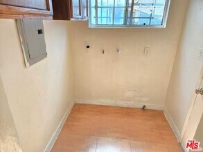 1413 W 99th St in Los Angeles, CA - Building Photo - Building Photo