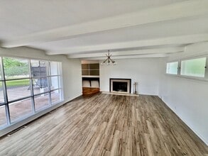 4827 Knoxville Ave in Peoria, IL - Building Photo - Building Photo