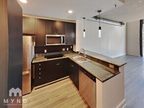 710 W Trade St in Charlotte, NC - Building Photo - Building Photo