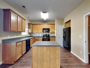 2524 Ingleside Dr in High Point, NC - Building Photo - Building Photo
